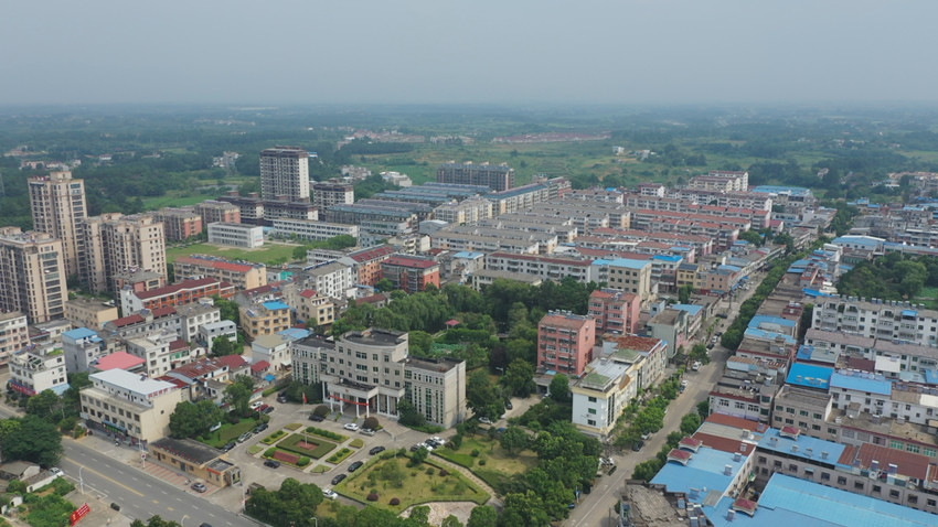 圖為新渡鎮(zhèn)俯瞰圖。.jpg