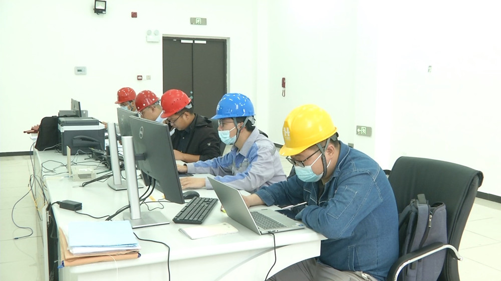 圖為操作室現場.jpg