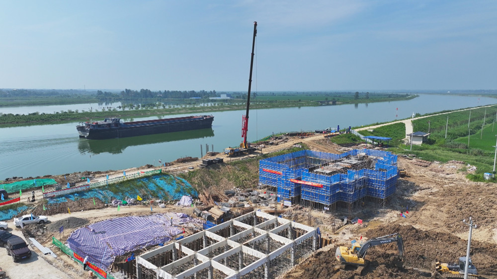 引江濟淮二期工程桐城市第三水廠取水口門工程現場2.jpg