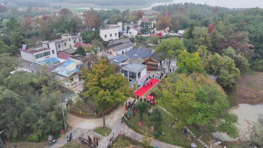 圖為裁襟勵子母教館所在地嬉子湖鎮珠檀村一角.jpg