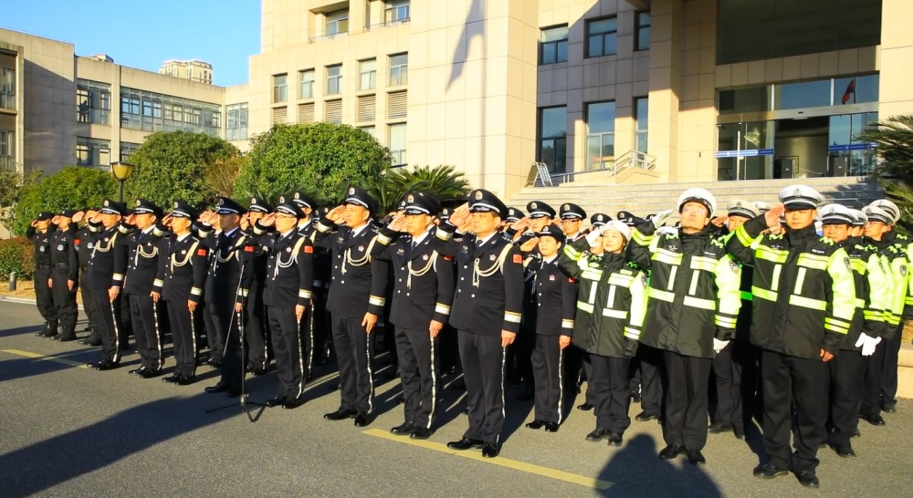 圖為市公安局慶祝中國人民警察節升警旗儀式現場5.jpg