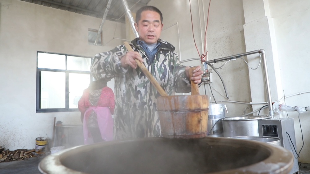 安徽桐城：過年做豆腐，傳統(tǒng)年味濃（桐城臺[00_04_49][20250117-101959].jpg